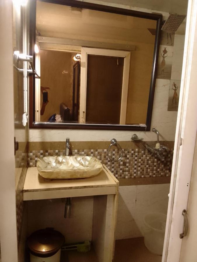 Hotel Oliver ムンバイ エクステリア 写真